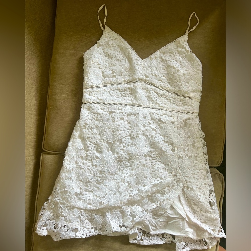 WHITE ABERCROMBIE FLORAL ILET DRESS